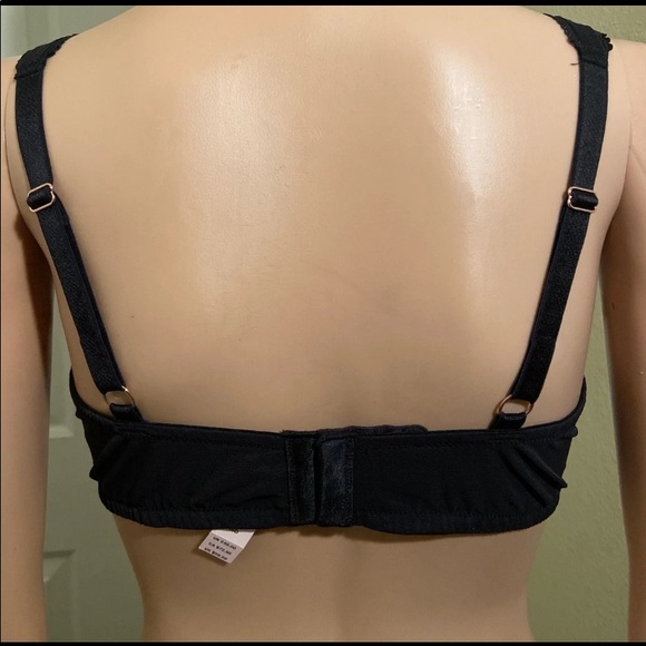 Victoria’s secrets Bra-38D - Picture 2 of 4